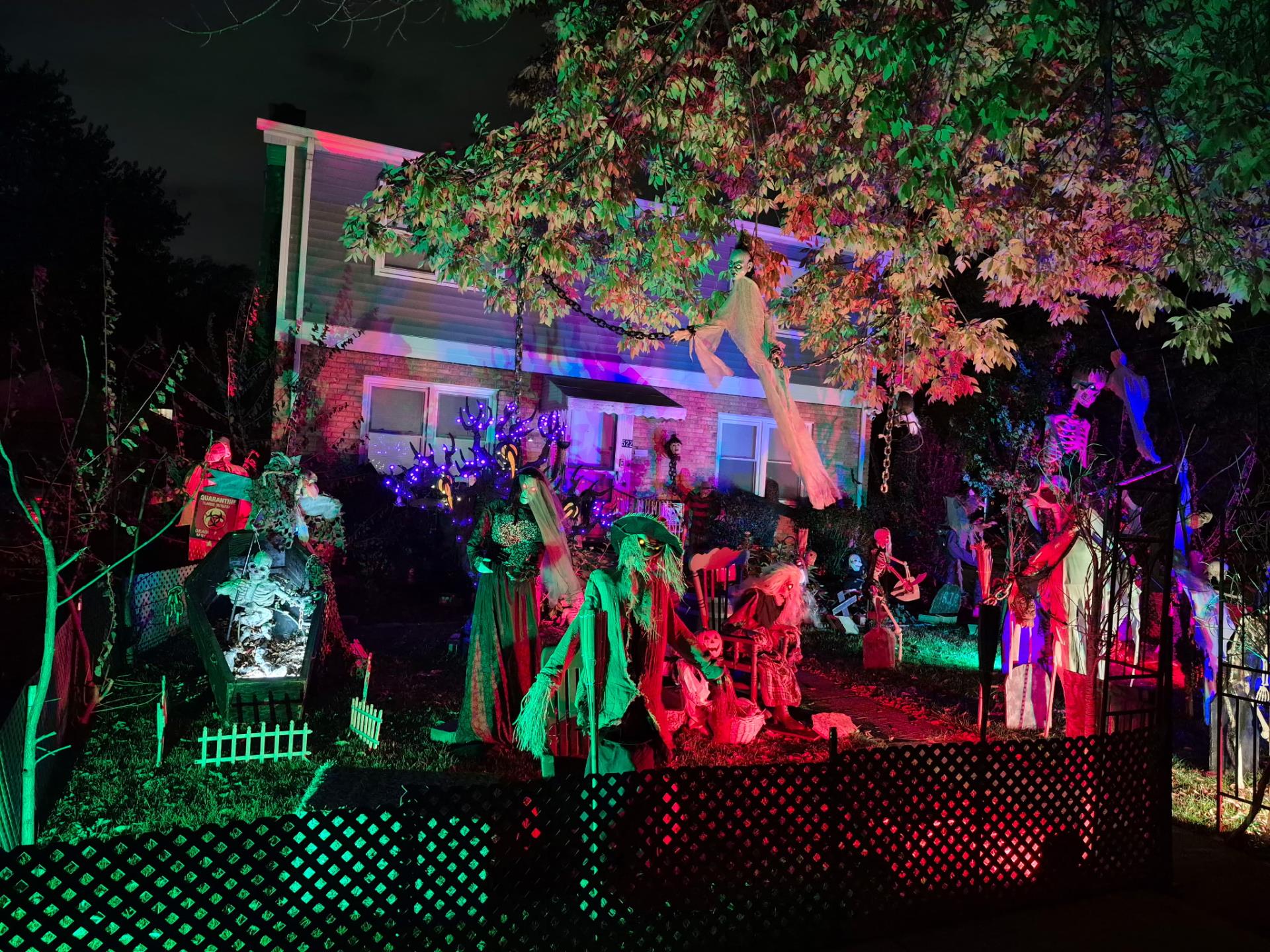 522 Elm Halloween decorations