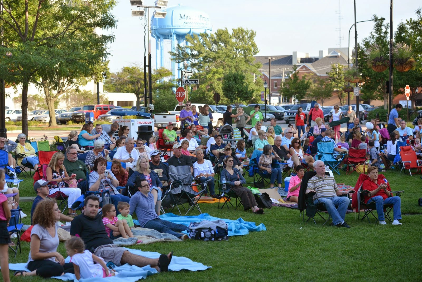 Ken Dix Fridays on the Green Crowd Shot